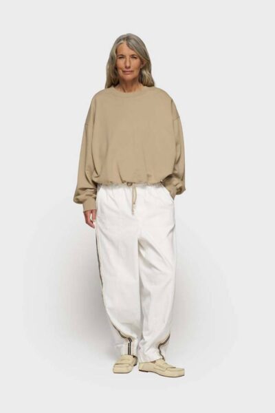 Pleated sweater 10 earth 10 DAYS