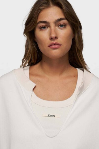 V-neck double sweater cleansing kit 10 DAYS