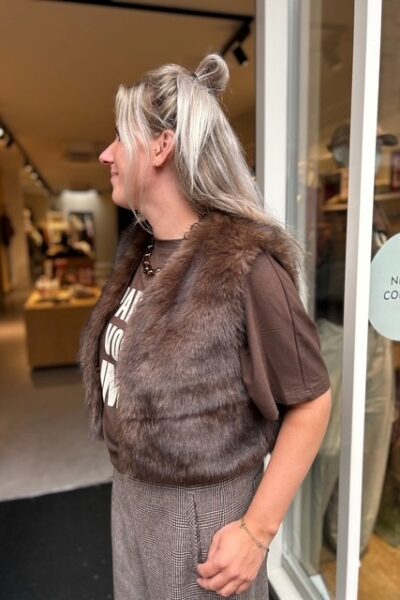 Isla fake fur waistcoat brown Aimee The Label
