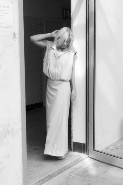 Lowen waistcoat sand Aimee The Label