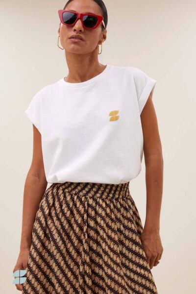 Tobi flaame logo top bright white By-Bar Amsterdam