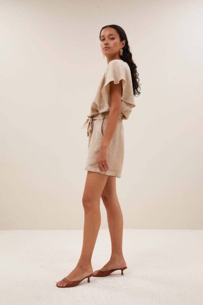 June linen shorts biscuit By-Bar Amsterdam