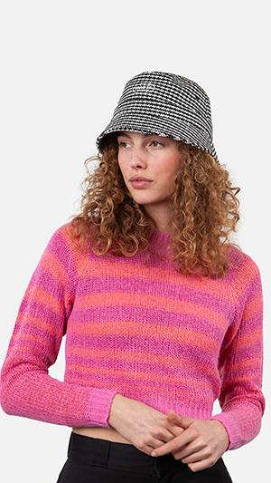 Raichel hat black Barts Amsterdam