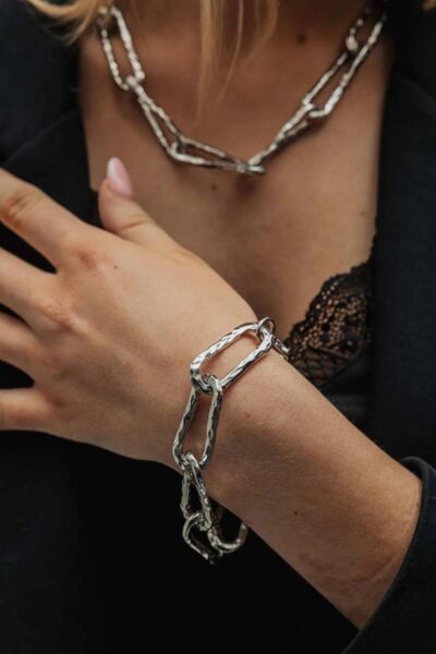 Hammered bracelet silver BOW19