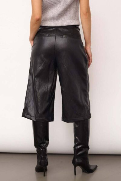 Gitt pleat bermuda black Co’Couture