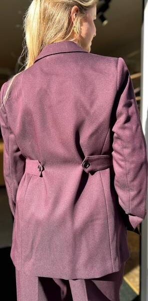 Almira fitted blazer plum Co’Couture