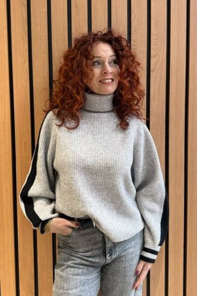 Row roll neck rib knit pale grey Co’Couture
