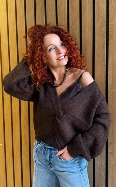 Cozy twist back knit mocca Co’Couture