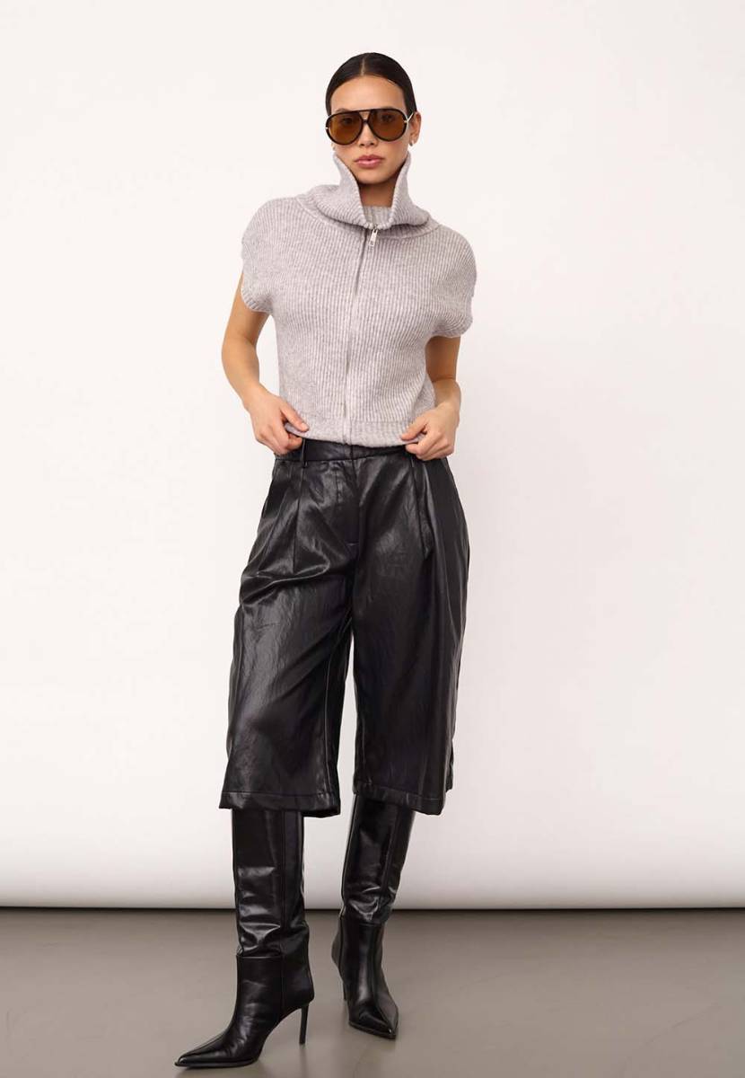 Gitt pleat bermuda black Co'Couture