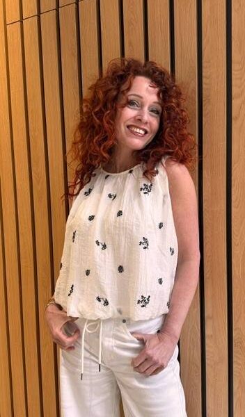 Colleen balloon top of white Co’Couture