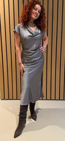 Idun wing dress taupe Co’Couture