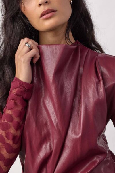 Gitt pleat top berry red Co’Couture