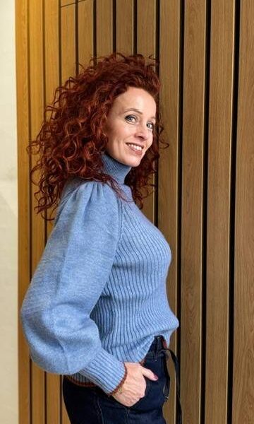 Row puff rib roll knit neck blue Co’Couture
