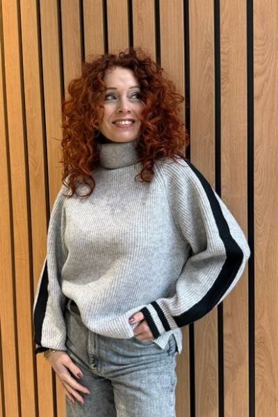 Row roll neck rib knit pale grey Co’Couture