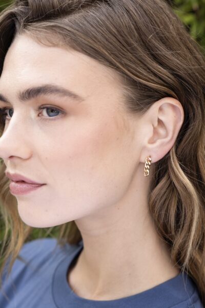 Korte oorstekers ketting 1.5 cm Ellen Beekmans