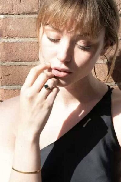 Smalle gehamerde bangle Ellen Beekmans