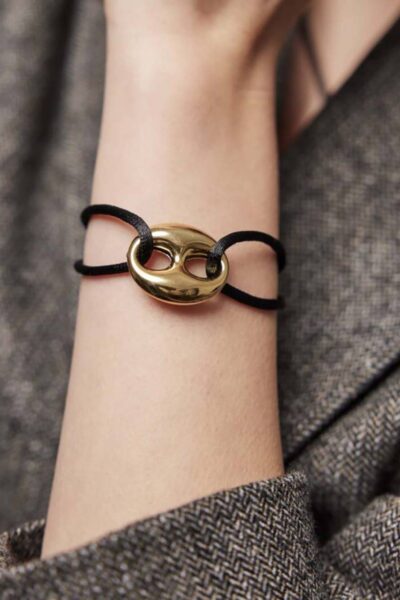 Armband open ovale bedel zwart Ellen Beekmans