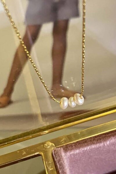 Fijne ketting met 3 parel Ellen Beekmans