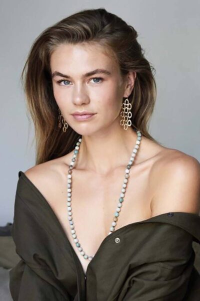 Organische lange oorbellen 7cm Ellen Beekmans