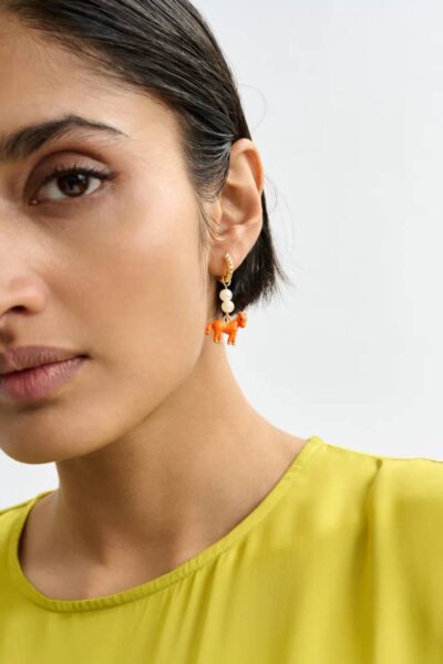 Jessika earrings with charm C1 fire glow Essentiel