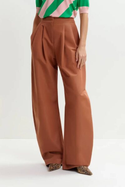 Jude barrel leg pants etruscan red Essentiel
