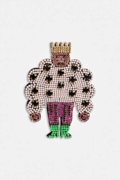 Kaylor king brooch C2 off white Essentiel Antwerp