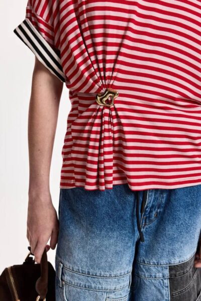 Kriss striped t-shirt w-brooch C4 fire Essentiel