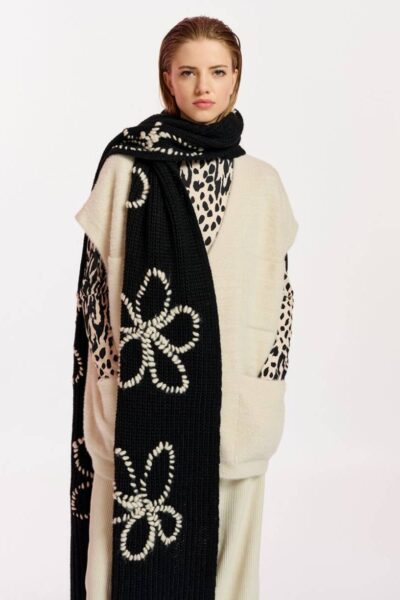Eflorale embroidered scarf C1 black Essentiel