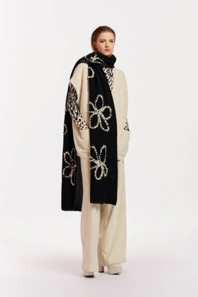 Eflorale embroidered scarf C1 black Essentiel