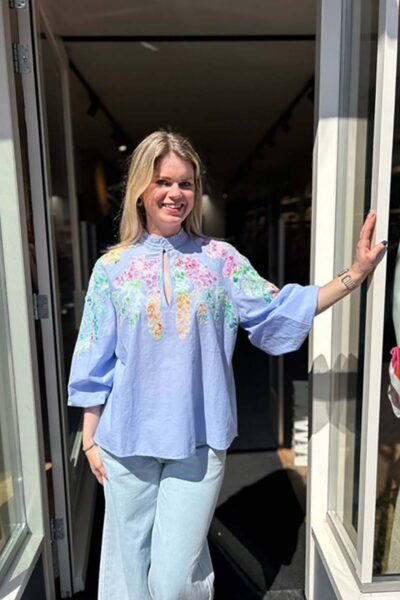 Hitrus appliqued detail top aqua blue Essentiel