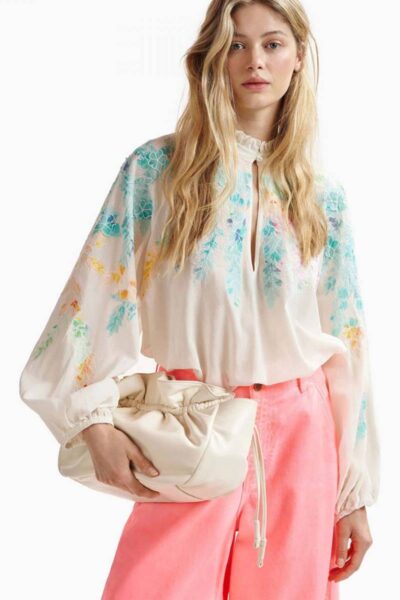 Hitrus appliqued detail top off white Essentiel