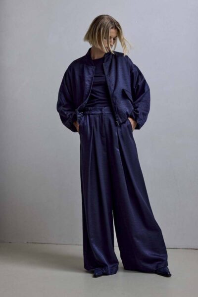 Lacy satin navy Femmes du Sud