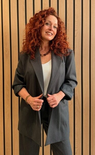 Amy oversize triangle blazer grey Haute L’Amitie