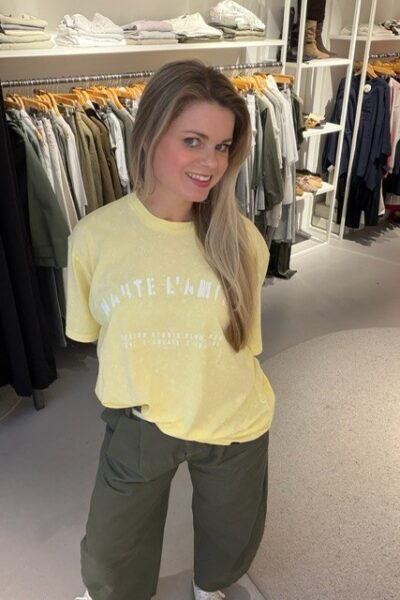 Noma acid curve studio tee pale yellow L’Amitie