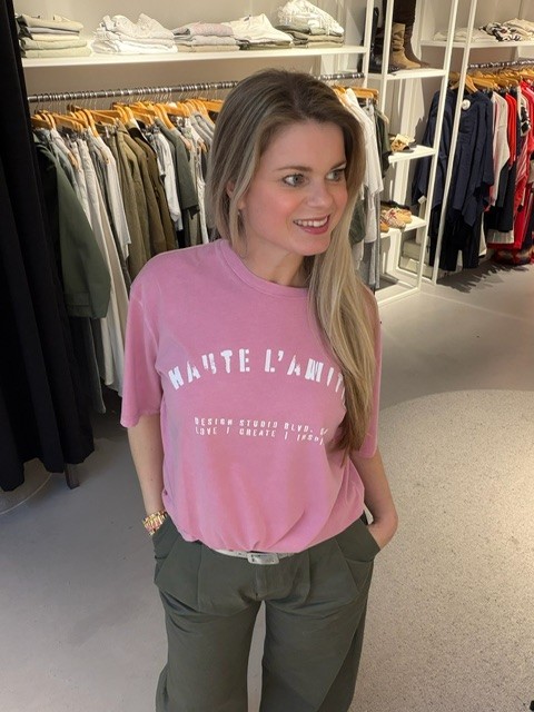 Noma acid curve studio tee pink Haute L'Amitie