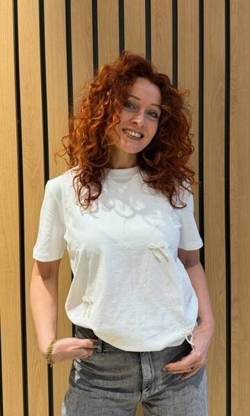 Pearl bow tee off white Haute L’Amitie