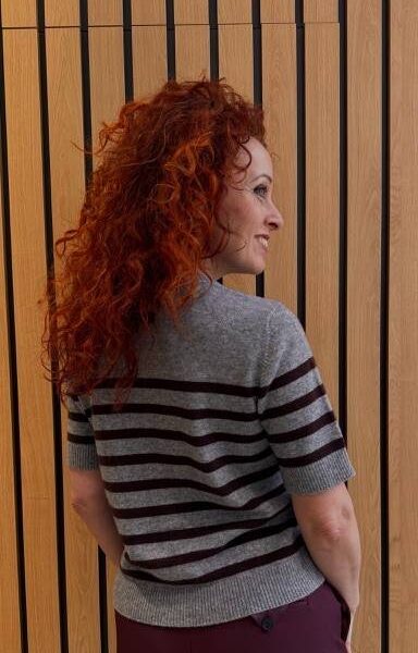 Cash stripe ss o-neck grey/amarone Haute L’Amitie