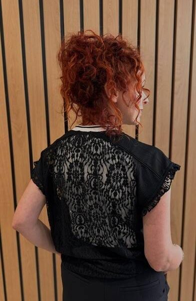 Football lace frill top black Haute L’Amitie