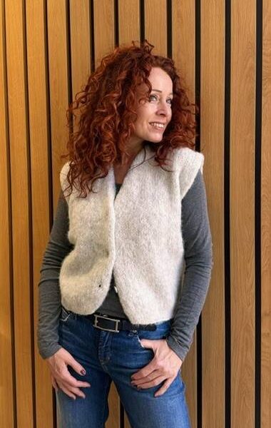 Anabel vest silver Inti Knitwear