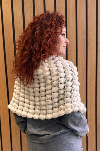Poncho Bolita scarf ecru Inti Knitwear