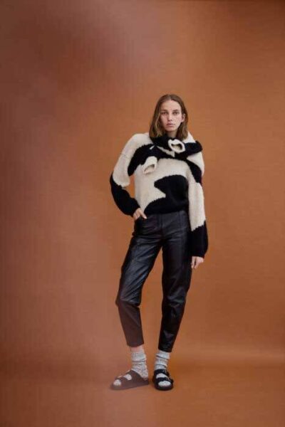 Sonia marfil/black Inti Handmade Knitwear