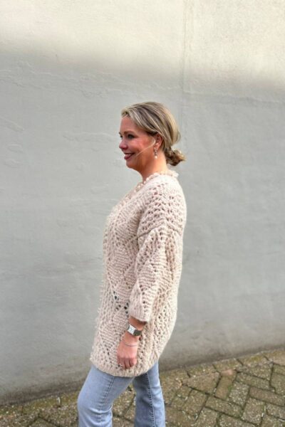 Tanya marfil Inti Handmade Knitwear