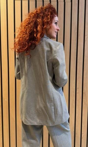 Nicole low triangle blazer beige Haute L’Amitie