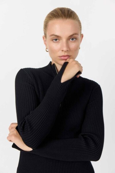 Agnes8 pullover Levete Room