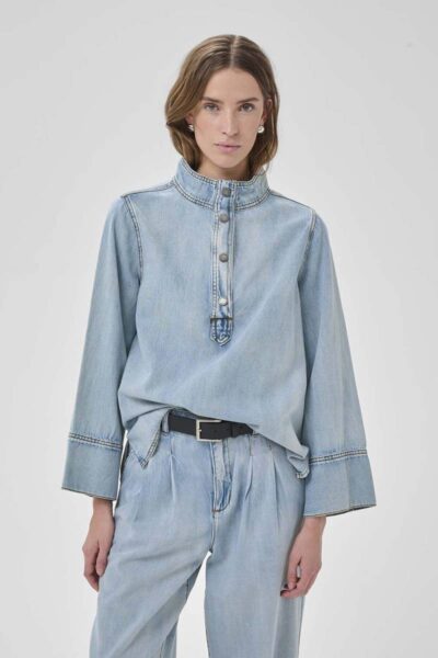 Hilma 171 boxy blouse light blue wash MEW