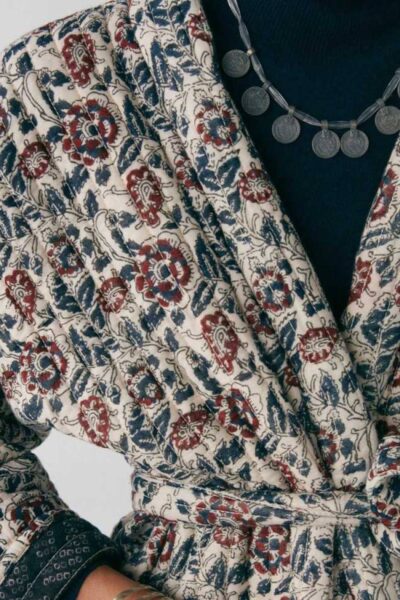 Lucia les fleurs vest drapeau Maison Hotel