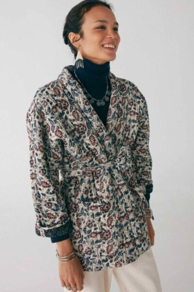 Lucia les fleurs vest drapeau Maison Hotel