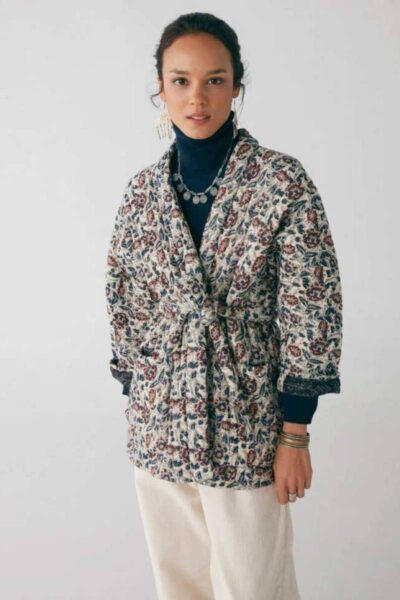 Lucia les fleurs vest drapeau Maison Hotel