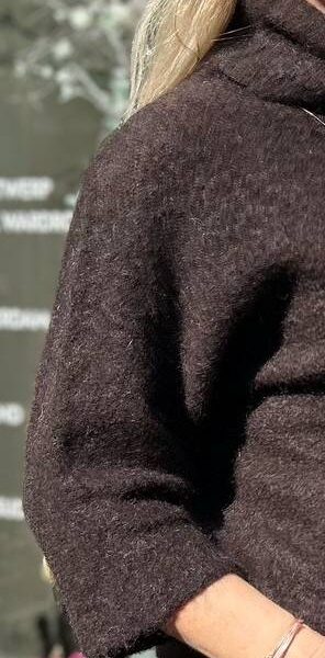 Sweater dark coffee Noman’sland