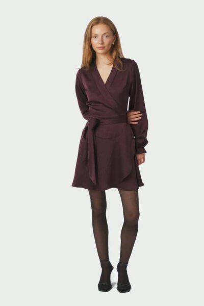 Colbie heavy sateen dress burgundy Neo Noir